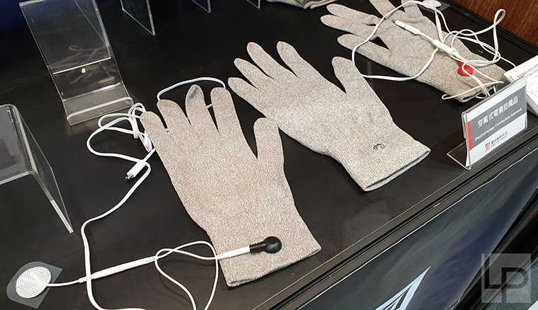 豪紳纖維科技展出iQmax智熱背心與低周波電療手套