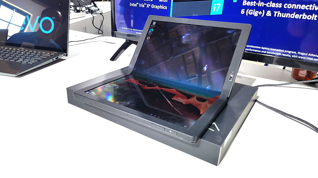 聯想折疊螢幕筆電Lenovo ThinkPad X1 Fold動手玩！預計12月在台上市