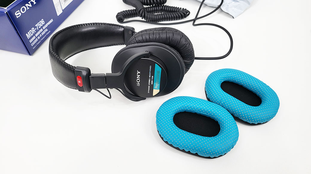 SONY MDR-7506封閉式耳罩監聽耳機微開箱：專業錄音室不敗經典，美國亞馬遜入手便宜很多